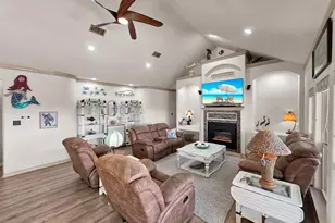 1101 Fountain View Dr, Crystal Beach, TX 77650 - Photo 20