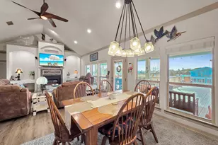 1101 Fountain View Dr, Crystal Beach, TX 77650 - Photo 26