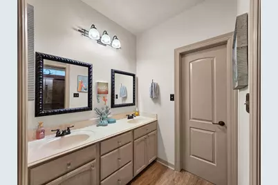 1101 Fountain View Drive, Crystal Beach, TX 77650 - Photo 32