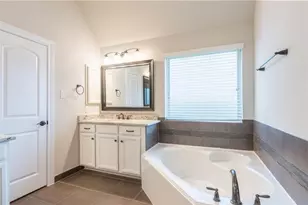 20427 Montecrest Cir, Spring, TX 77379 - Photo 10