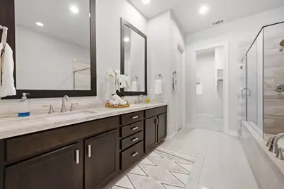 1360 W 25th Street, Houston, TX 77008 - Photo 16