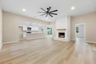 1328 Greenbriar Dr, Huntsville, TX 77340 - Photo 10