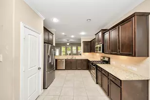 8227 Broadleaf Ave, Baytown, TX 77521 - Photo 8