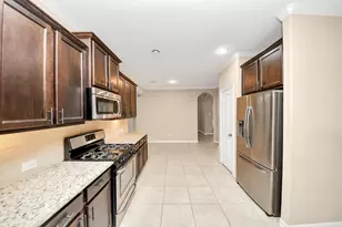 8227 Broadleaf Ave, Baytown, TX 77521 - Photo 12