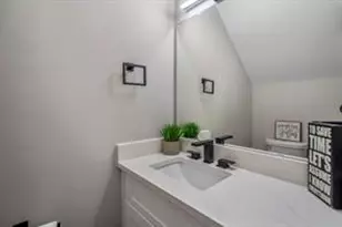 8119 Venus St, Houston, TX 77088 - Photo 14