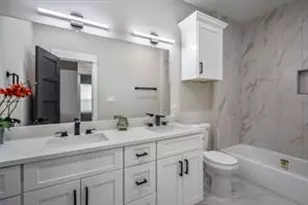 8119 Venus St, Houston, TX 77088 - Photo 10