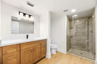 13194 Trail Hollow Dr, Houston, TX 77079 - Photo 8