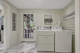 403 S Lee St, Alvin, TX 77511 - Photo 16