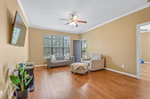 2255 Braeswood Park Dr, Houston, TX 77030 - Photo 2