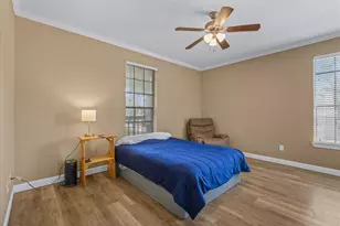 2255 Braeswood Park Dr, Houston, TX 77030 - Photo 10