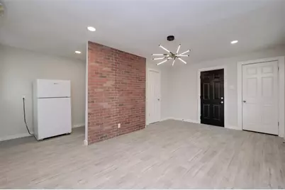 1747 Wroxton Court #6, Houston, TX 77005 - Photo 4