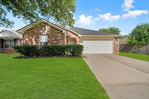 140 Bristol Bend Ln, Dickinson, TX 77539 - Photo 1