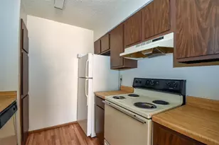 5252 Twin City Hwy, Groves, TX 77619 - Photo 6
