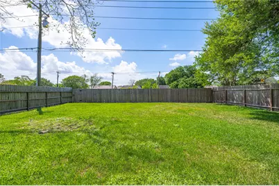 1911 Edinburg Avenue, League City, TX 77573 - Photo 30