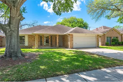 1911 Edinburg Avenue, League City, TX 77573 - Photo 2