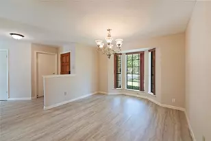 1911 Edinburg Ave, League City, TX 77573 - Photo 8