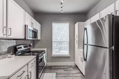 19100 N Glenwest Drive #328, Friendswood, TX 77546 - Photo 6