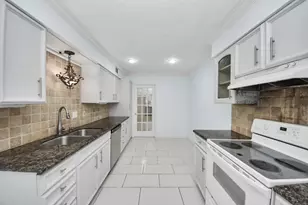 832 Wax Myrtle Ln, Houston, TX 77079 - Photo 12