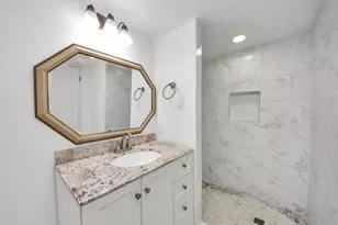 832 Wax Myrtle Ln, Houston, TX 77079 - Photo 24