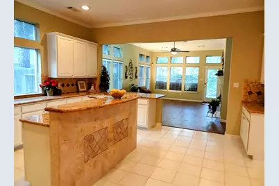 10114 Crescent Bluff Lane, Houston, TX 77070 - Photo 4