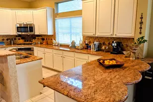10114 Crescent Bluff Ln, Houston, TX 77070 - Photo 6