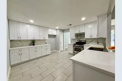 10722 Sashay Drive, Houston, TX 77099 - Photo 8