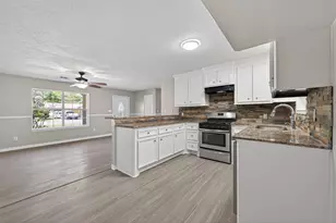 210 N Shirley Ln, Willis, TX 77378 - Photo 14