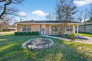 210 N Shirley Ln, Willis, TX 77378 - Photo 2