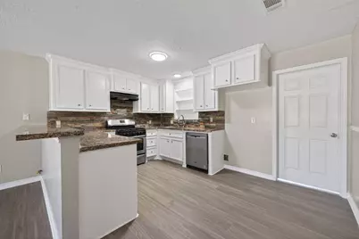 210 N Shirley Lane, Willis, TX 77378 - Photo 12