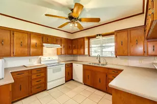 232 Magnolia St, Brazoria, TX 77422 - Photo 10