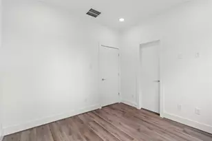 216 E 31st 1/2 St, Houston, TX 77018 - Photo 32