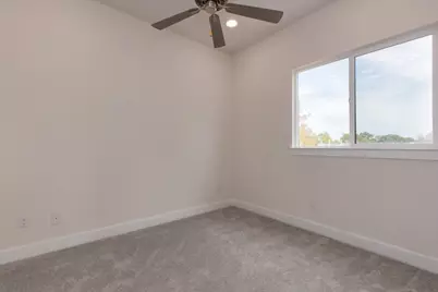 645 W 16th Street, Houston, TX 77008 - Photo 18