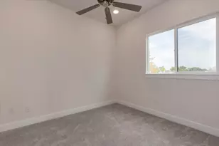 645 W 16th St, Houston, TX 77008 - Photo 18