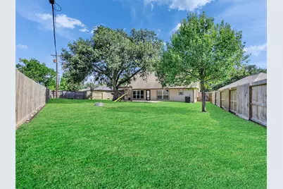 423 Forest Hills Drive, League City, TX 77573 - Photo 10