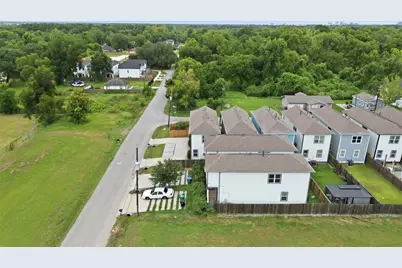 1847 Dewalt Street, Houston, TX 77088 - Photo 6