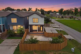 1847 Dewalt St, Houston, TX 77088 - Photo 2