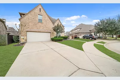 4210 Moss Cove Court, Sugar Land, TX 77479 - Photo 4