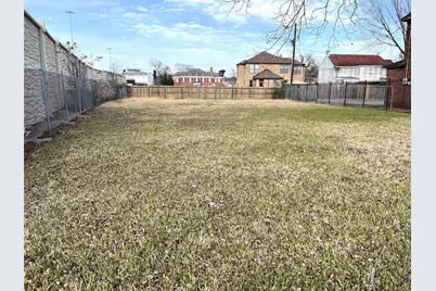 2209 Wichita Street, Houston, TX 77004 - Photo 2