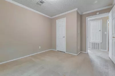 6054 Ridgeway Drive, Houston, TX 77033 - Photo 22