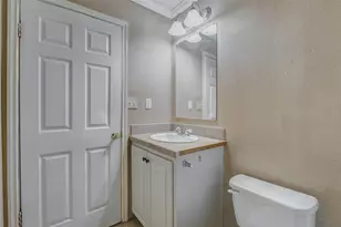 6054 Ridgeway Dr, Houston, TX 77033 - Photo 18