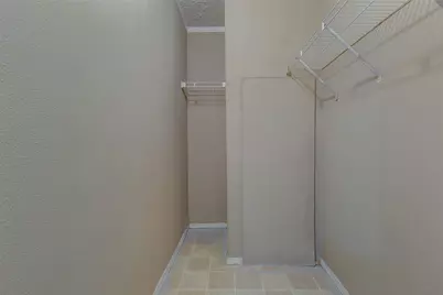 6054 Ridgeway Drive, Houston, TX 77033 - Photo 14