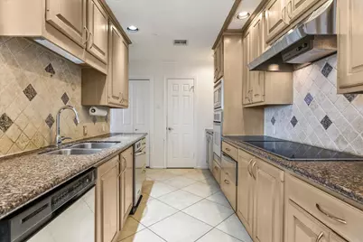 3350 McCue Road #2204, Houston, TX 77056 - Photo 10