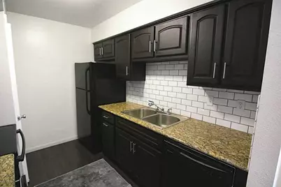 5550 N Braeswood Boulevard #136, Houston, TX 77096 - Photo 4