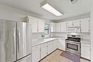 210 Rouse St, Houston, TX 77020 - Photo 10