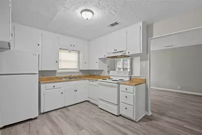 411 Forrest Street, Baytown, TX 77520 - Photo 4