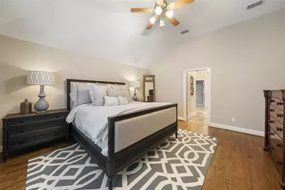 11530 Wickhollow Lane, Houston, TX 77043 - Photo 12