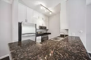 702 Bering Dr, Houston, TX 77057 - Photo 8