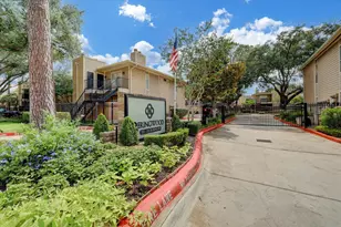 702 Bering Dr, Houston, TX 77057 - Photo 20