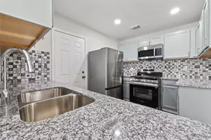 16613 Gold Ridge Ln, Houston, TX 77053 - Photo 8