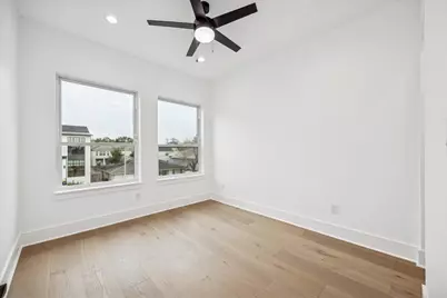 4509 Mimosa Drive, Bellaire, TX 77401 - Photo 30